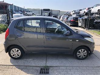damaged passenger cars Hyundai I-10 1.0i E5 Airco 65000 km 2012/11