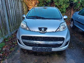 Peugeot 107  picture 2