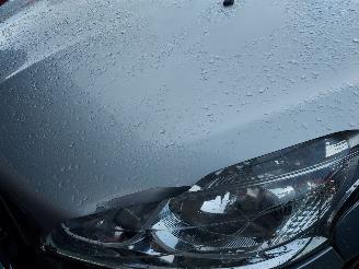 Peugeot 208  picture 10