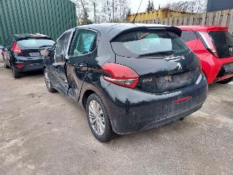 Peugeot 208  picture 9