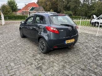 Mazda 2  picture 3