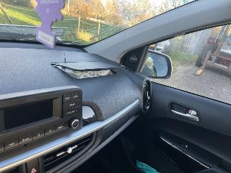 Kia Picanto  picture 24