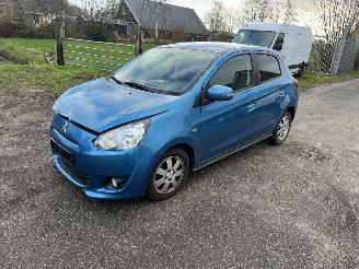 uszkodzony samochody osobowe Mitsubishi Space-star  2014/10