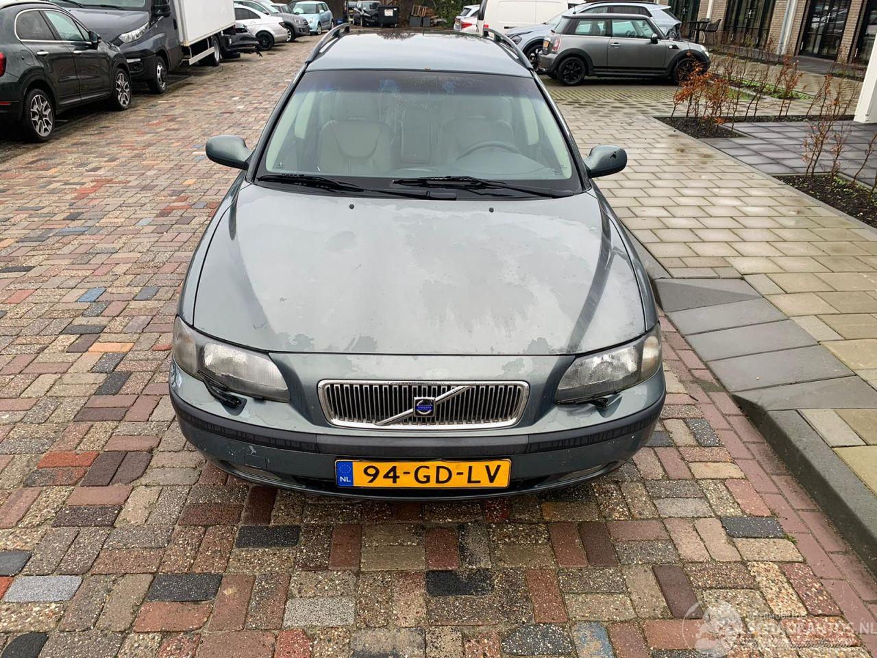 Volvo V-70 2.4 T GEARTRONIC