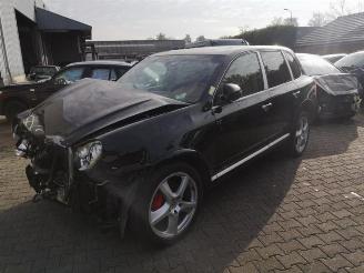 Salvage car Porsche Cayenne Cayenne (9PA), SUV, 2002 / 2010 4.5 V8 32V Turbo S 2005