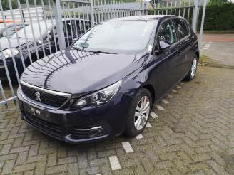 Vrakbiler auto Peugeot 308 308 (L3/L8/LB/LH/LP), Hatchback 5-drs, 2013 / 2021 1.5 BlueHDi 130 2018