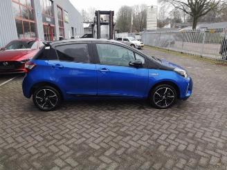 Toyota Yaris Yaris III (P13), Hatchback, 2010 / 2020 1.5 16V Hybrid picture 6