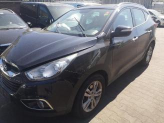 Salvage car Hyundai Ix35 iX35 (LM), SUV, 2009 / 2015 2.0 CRDi 16V 4x4 2010