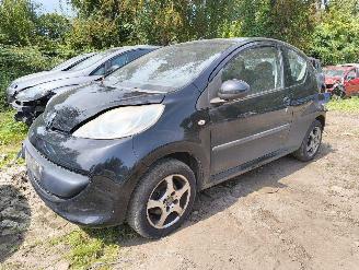 Vrakbiler auto Peugeot 107 1.0 XR 2008/9