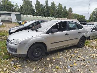 Vrakbiler auto Ford Focus 1.6-16V Champion 2006/4