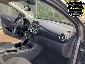 Mercedes B-klasse B (W246), Hatchback, 2011 / 2018 1.6 B-180 BlueEFFICIENCY Turbo 16V picture 21