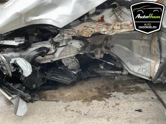 Volvo V-40 V40 (MV), Hatchback 5-drs, 2012 / 2019 2.0 T3 16V picture 15