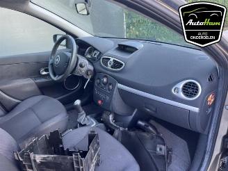 Renault Clio Clio III Estate/Grandtour (KR), Combi, 2007 / 2014 1.2 16V TCE 100 picture 17