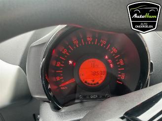 Peugeot 108 108, Hatchback, 2014 1.0 12V picture 19