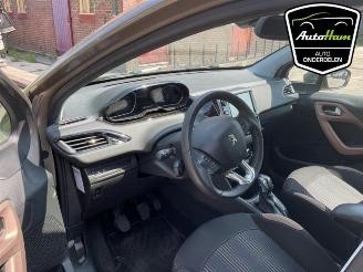 Peugeot 208 208 I (CA/CC/CK/CL), Hatchback, 2012 / 2019 1.2 Vti 12V PureTech 82 picture 17