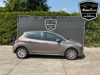 Salvage car Peugeot 208 208 I (CA/CC/CK/CL), Hatchback, 2012 / 2019 1.2 Vti 12V PureTech 82 2013/9