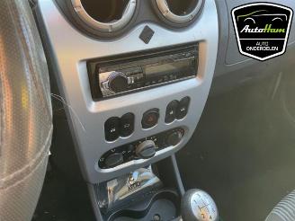 Dacia Sandero Sandero I (BS), Hatchback, 2008 / 2013 1.2 16V picture 13