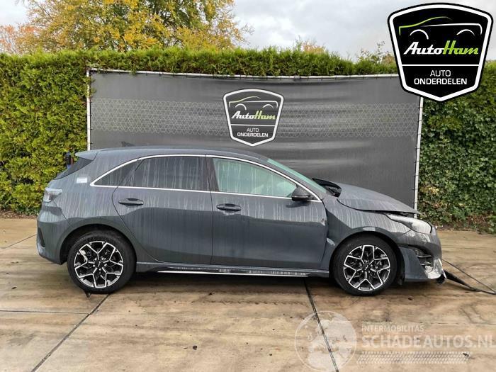 Kia Cee d Ceed (CDB5/CDBB), Hatchback 5-drs, 2018 1.5 T-GDI 16V