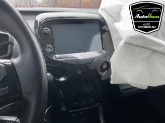 Peugeot 108 108, Hatchback, 2014 1.0 12V VVT-i picture 17