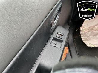 Toyota Yaris Yaris III (P13), Hatchback, 2010 / 2020 1.0 12V VVT-i picture 13