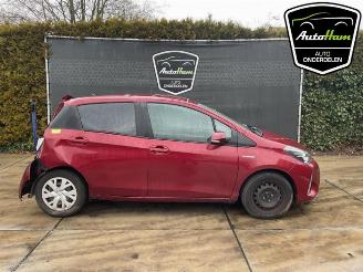 Salvage car Toyota Yaris Yaris III (P13), Hatchback, 2010 / 2020 1.5 16V Hybrid 2018/8