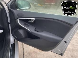 Volvo V-40 V40 (MV), Hatchback 5-drs, 2012 / 2019 1.6 T2 GTDi 16V picture 31