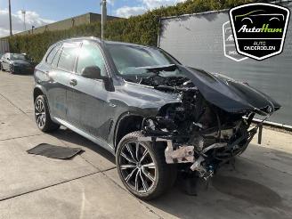 Vrakbiler auto BMW X5 X5 (G05), SUV, 2018 xDrive 45 e iPerformance 3.0 24V 2022/5