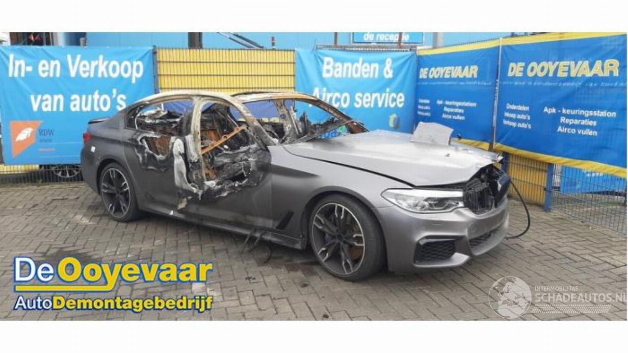 BMW M5 5 serie (G30), Sedan, 2016 M550i xDrive 4.4 V8 32V TwinPower Turbo