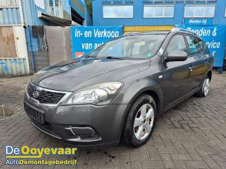 Vrakbiler auto Kia Cee d Cee'd Sporty Wagon (EDF), Combi, 2007 / 2012 1.4 16V 2011/4