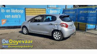 Démontage voiture Peugeot 208 208 I (CA/CC/CK/CL), Hatchback, 2012 / 2019 1.0 Vti 12V PureTech 2014/1