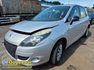 Vrakbiler auto Renault Scenic Scenic III (JZ), MPV, 2009 / 2016 2.0 16V CVT 2012/1