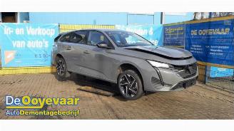 Coche siniestrado Peugeot 308 308 SW (F4/FC/FN/FR), Combi 5-drs, 2021 1.6 16V HYbrid 180 e-EAT8 2023/11