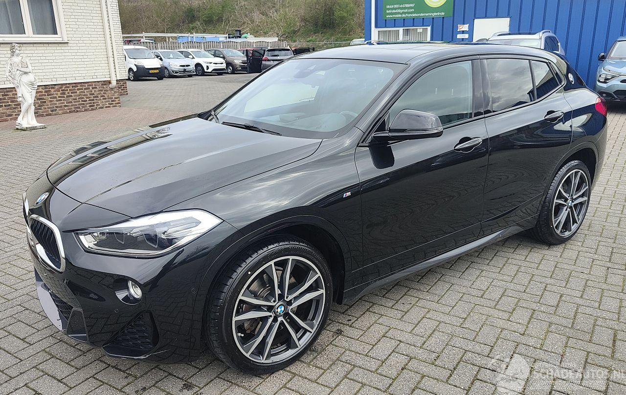 BMW X2 BMW X2 sDrive 20 i M Sport leder/pano full options !