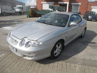 skadebil auto Hyundai Coupé  2001/7