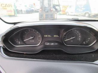 Peugeot 208  picture 9