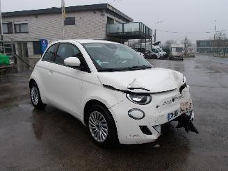 krockskadad bil auto Fiat 500E  2024/3