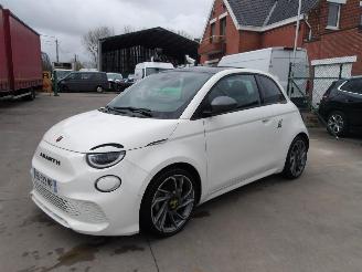 Schadeauto Fiat 500E ABARTH 2025/1