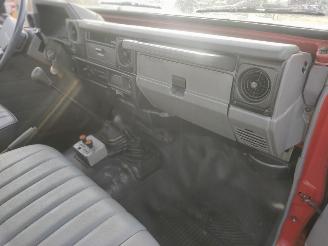 Toyota Landcruiser 70 4.2 6 CILINDER PICK-UP 4X4 TAKELWAGEN picture 6