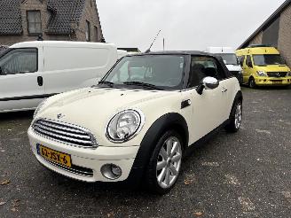 Schadeauto Mini Cabrio COOPER CABRIO, AIRCO 2009/8