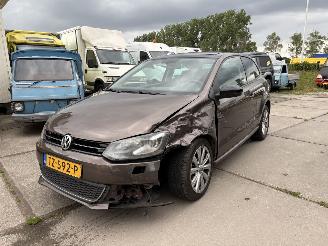 krockskadad bil auto Volkswagen Polo 1.6 TDI HIGHLINE DSG AUTOMAAT 2011/11
