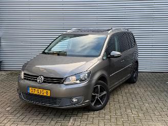  Volkswagen Touran 1.2 TSI Highline 7 Persoons / Panoramadak / Trekhaak / Leder / Navi / Cruise / PDC / C 2011/10