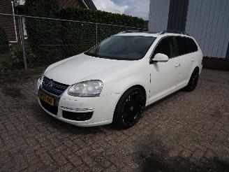 Damaged car Volkswagen Golf 1.4 TSI Navi Clima Leder 6-Bak 2008/8