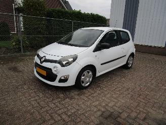 Damaged car Renault Twingo Airco Radio/CD 2013/10