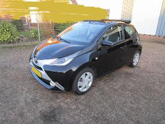 Auto incidentate Toyota Aygo Cabrio Navi Airco 2016/7