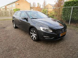Volvo V-60 2.4 D6 AWD Camera Navi Leder Schadevrij picture 3