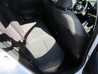 Toyota Yaris 1.5 Hybride Camera Navi Clima picture 12