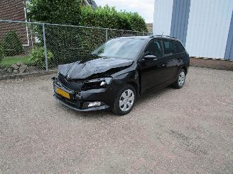 krockskadad bil auto Skoda Fabia 1.2 TSI Joy Clima 2016/2