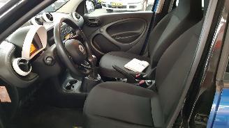 Smart Forfour 1.0 12V 4DRS BENZ 999CC 52KW 71PK picture 9