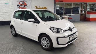 krockskadad bil auto Volkswagen Up! 1.0 BMT Move Up 2017/1