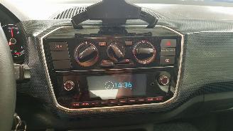 Volkswagen Up! 1.0 BMT Move Up picture 11